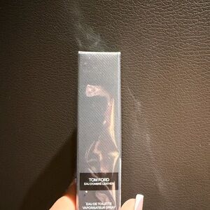 Tom Ford Eau d'Ombre Leather — Black and Silver Box